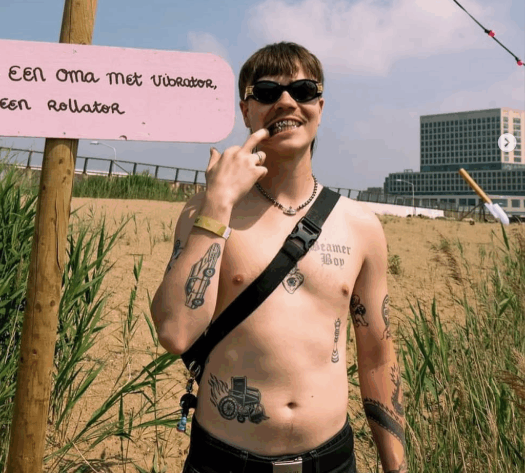 2c812253 b880 4a6b 98f1 208fedaeeaf9